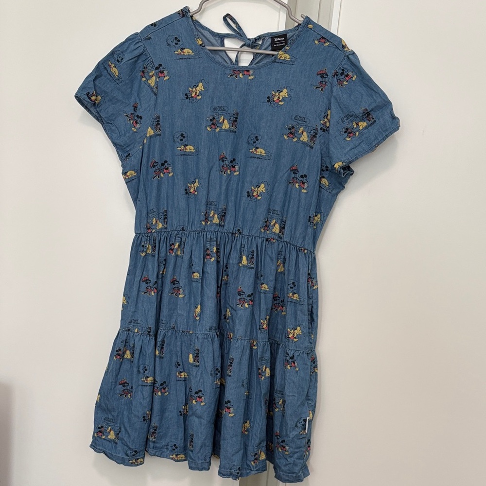 Disney Her Universe Mickey & Friends Chambray with pockets XL